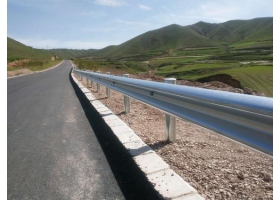 伊犁哈萨克自治州公路波形护栏工程
