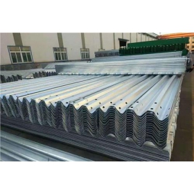 伊犁哈萨克自治州公路护栏板厂家_波形护栏批发_护栏板生产厂家_价格